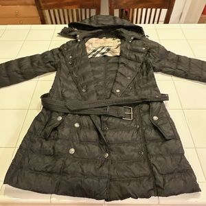 Burberry down puffers belted jacket.